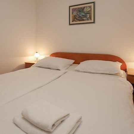 Apartments Laguna 2 Бол Екстер'єр фото